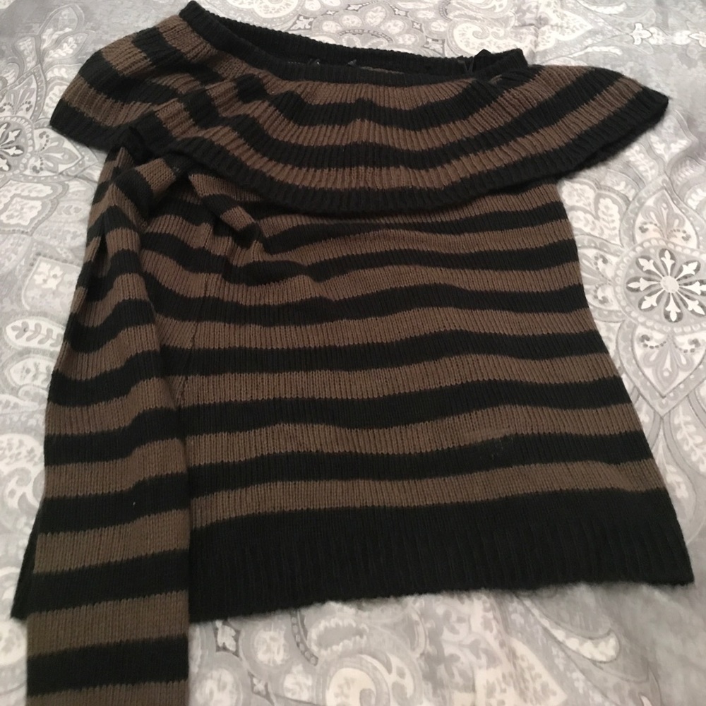 One shoulder striped sweater